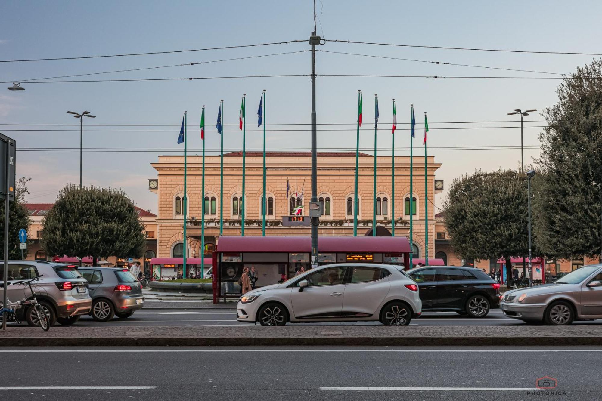 Front Station Apartment - Stazione Centrale Di Bologna Exterior photo