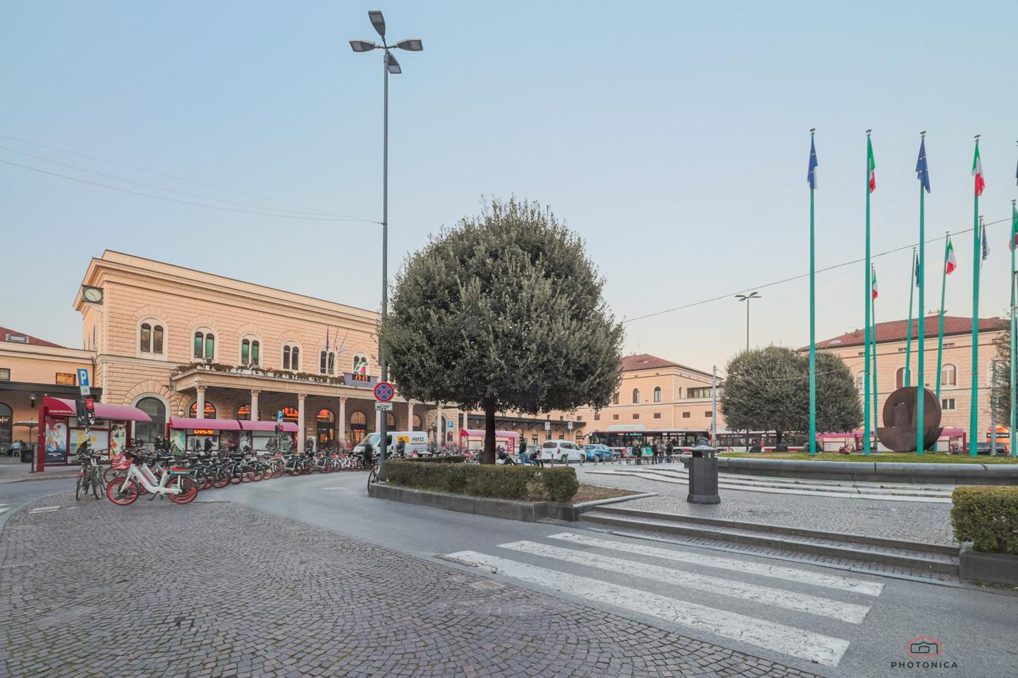 Front Station Apartment - Stazione Centrale Di Bologna Exterior photo